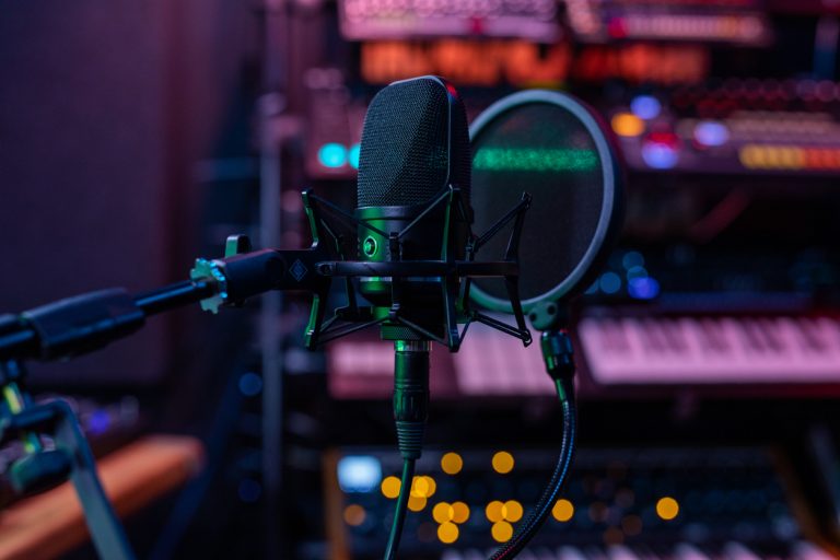 Podcastproductie-microfoon